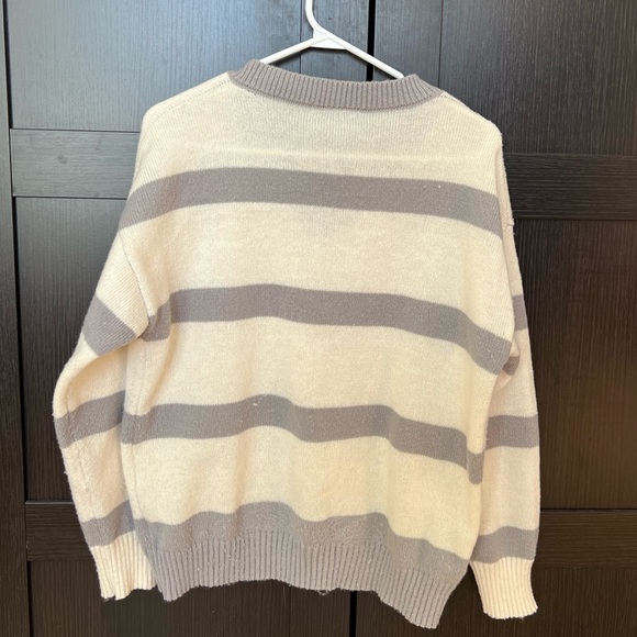 Sweater - Picture 3 of 3